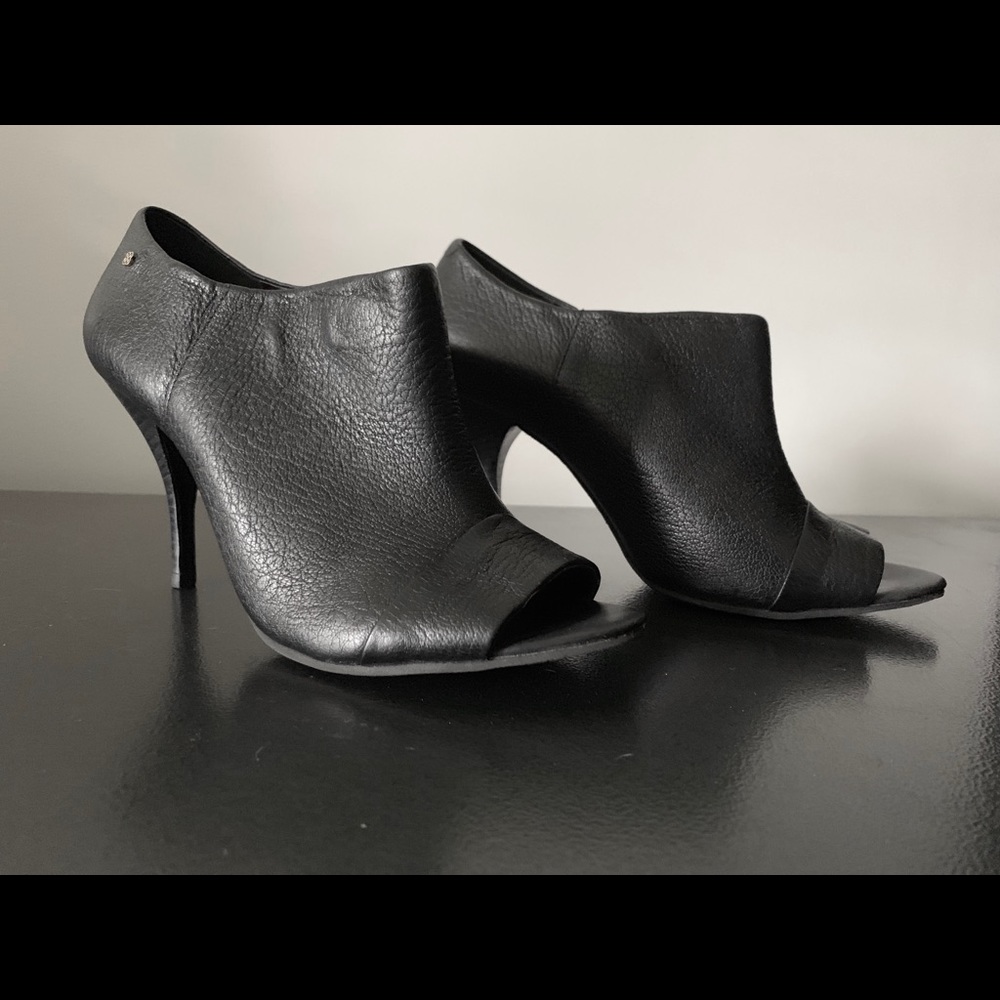 Heeled shoes, size 38